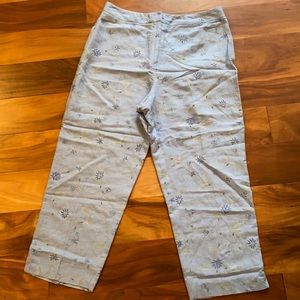 Beautiful Rafael Capri Style Floral embroidery Pants Size 10